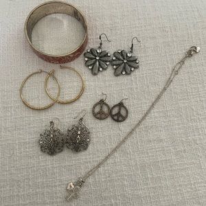 Jewelry Bundle- Earrings, Necklace & Bracelet